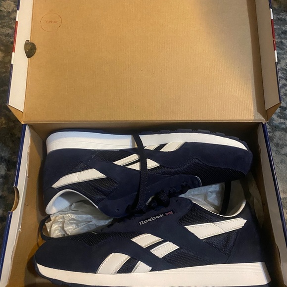 Men’s Reebok Classic Nylon Shoes - Picture 4 of 5